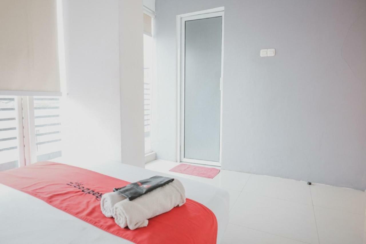 Reddoorz Plus @ Kapuk Business Park Jakarta Exterior photo